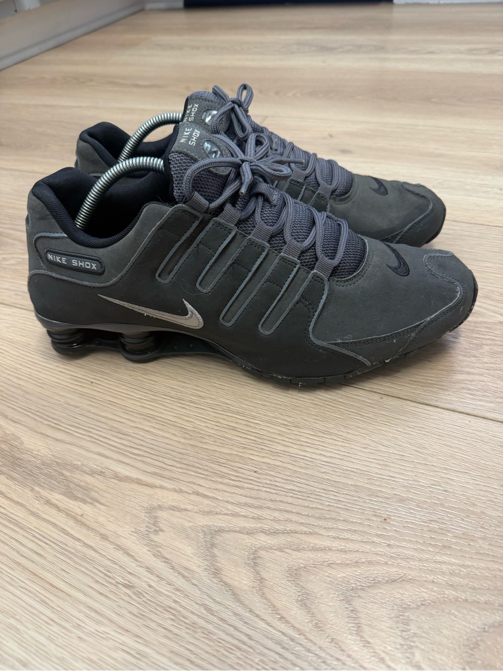 Nike Shox NZ Shoes Dark Grey Iron Ore 378341-059 Men’s Size 11